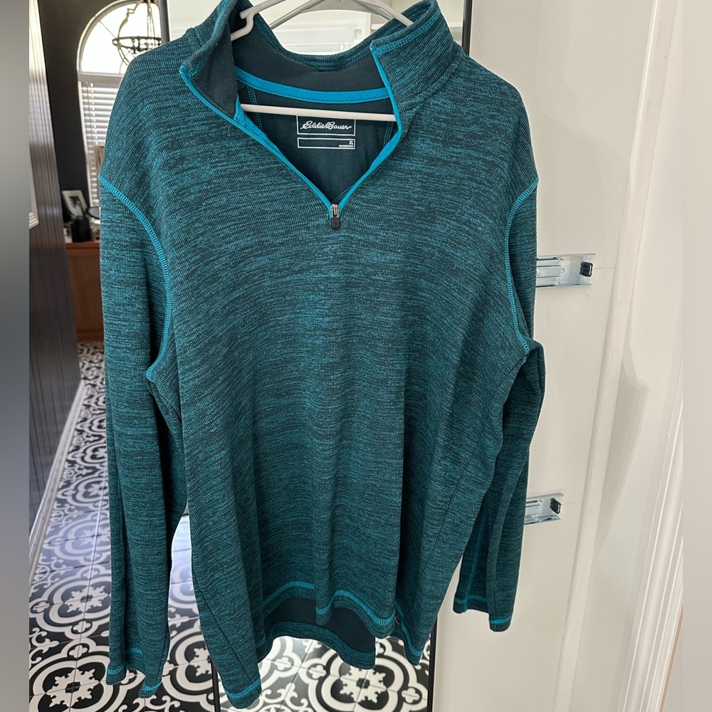 Me’s Eddie Bauer pullover. Size XL. Worn just a few times. Great condition.